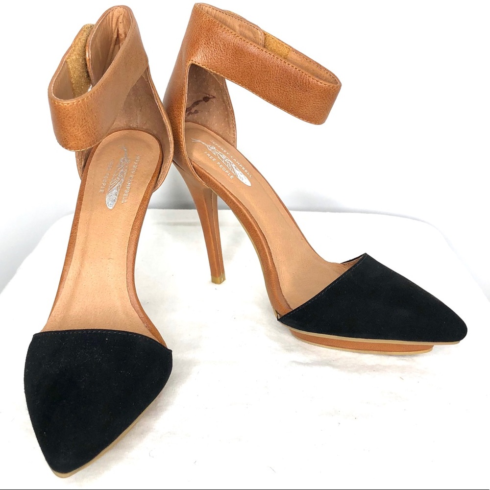 NWOT Jeffrey Campbell Solitaire Black & Tan Pump